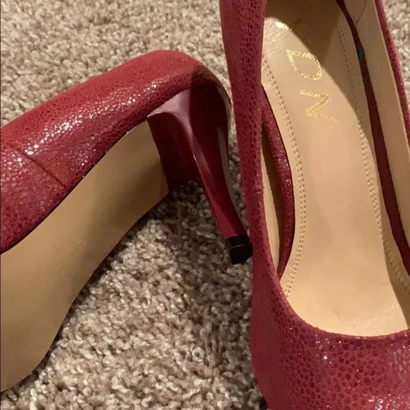 Pumps Metallic Mauve Pink Round Toe Textured Heels - Picture 6 of 8